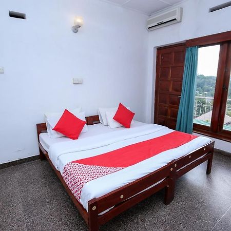 Oyo 436 Sandakelum Tourist Guest House Kandy Exteriér fotografie