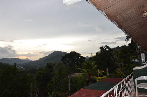 Oyo 436 Sandakelum Tourist Guest House Kandy Exteriér fotografie
